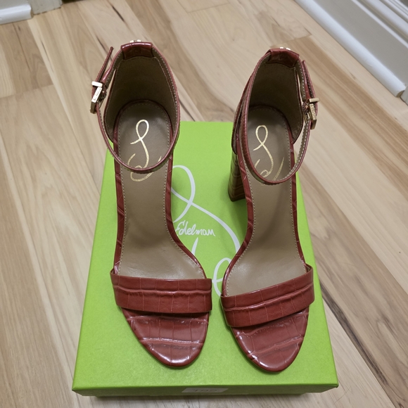 Sam Edelman Red Croc-Embossed Heels - Picture 4 of 7